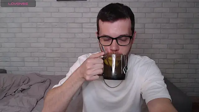 Alexxx horny online show from July 22, 1:36 pm