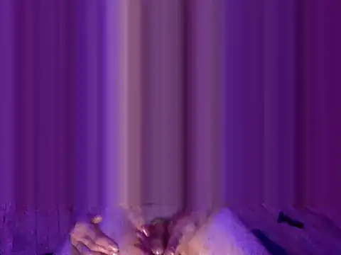 Snapshot of hollywood808 chatting on October 20, 1:59 pm hollywood808 online show from October 20, 1:59 pm