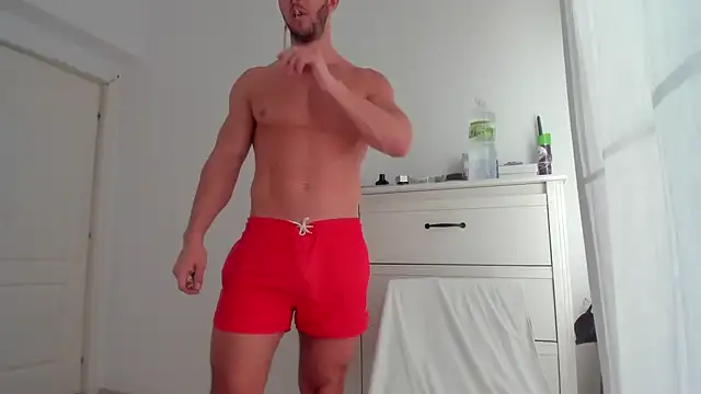 woolfiie online show from December 12, 8:25 am