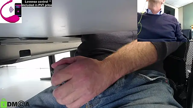 Snapshot of pliko chatting on October 9, 12:43 pm pliko online show from October 9, 12:43 pm