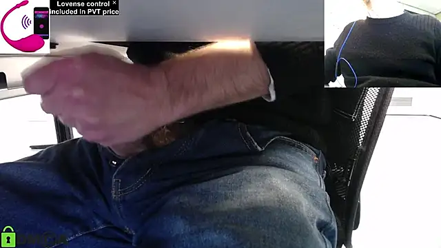 Snapshot of pliko chatting on December 2, 10:48 am pliko online show from December 2, 10:48 am