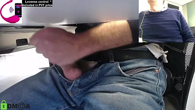 Snapshot of pliko chatting on October 1, 1:04 pm pliko online show from October 1, 1:04 pm