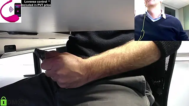 Snapshot of pliko chatting on October 21, 2:09 pm pliko online show from October 21, 2:09 pm