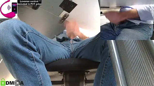 Snapshot of pliko chatting on October 28, 2:19 pm pliko online show from October 28, 2:19 pm