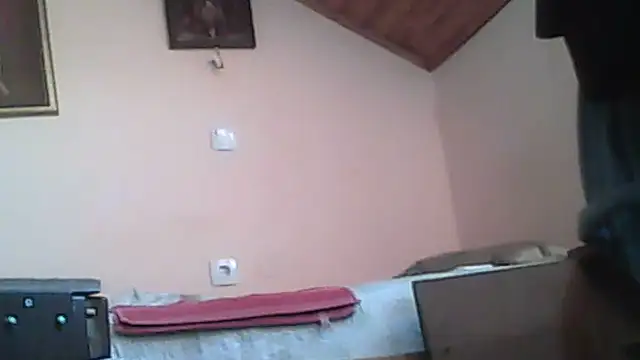 Snapshot of bartolik06 chatting on October 7, 5:22 am bartolik06 online show from October 7, 5:22 am