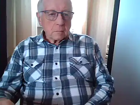 johnjohn622662 online show from April 8, 9:41 am