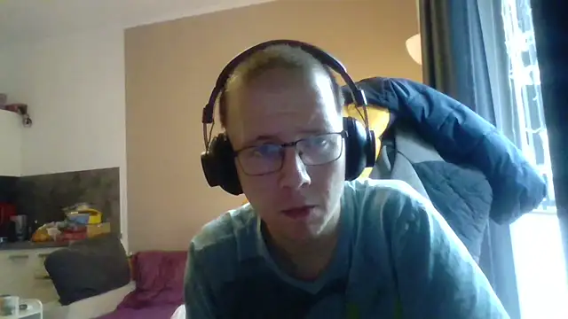 Snapshot of David250692 chatting on October 15, 11:07 am David250692 online show from October 15, 11:07 am