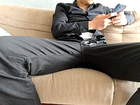 praqun2021 online show from March 23, 2:12 pm