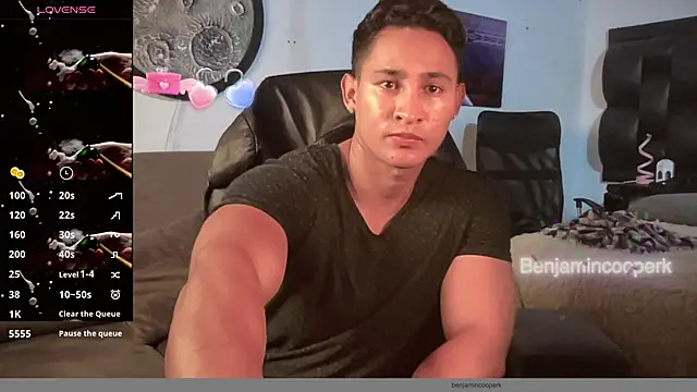 BenjaminCooperk online show from October 16, 6:43 am