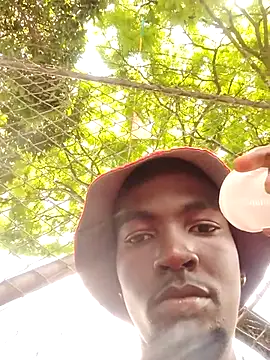 Jheronn28 online show from October 13, 5:30 pm