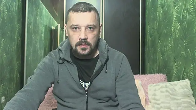 DanielOhCool online show from December 16, 9:35 am