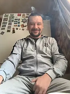 DanielOhCool online show from February 6, 7:35 am