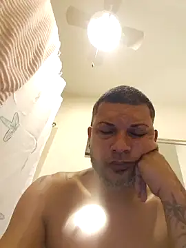 tropikboy online show from April 10, 9:49 am