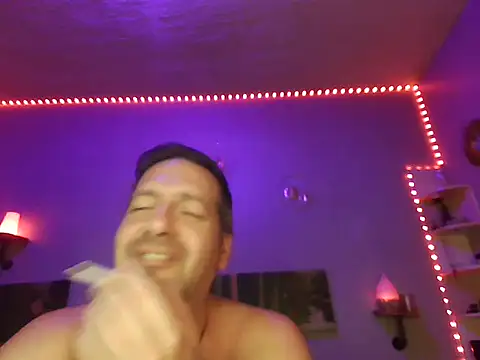 Snapshot of matrikes1 chatting on December 6, 7:45 pm matrikes1 online show from December 6, 7:45 pm