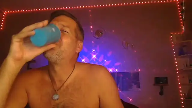 Snapshot of matrikes1 chatting on October 8, 6:45 pm matrikes1 online show from October 8, 6:45 pm