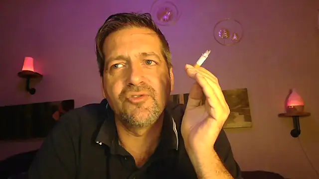 Snapshot of matrikes1 chatting on December 27, 8:28 pm matrikes1 online show from December 27, 8:28 pm