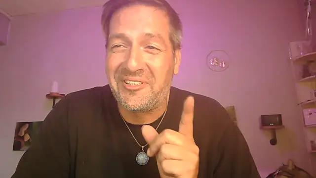 Snapshot of matrikes1 chatting on October 15, 2:57 pm matrikes1 online show from October 15, 2:57 pm