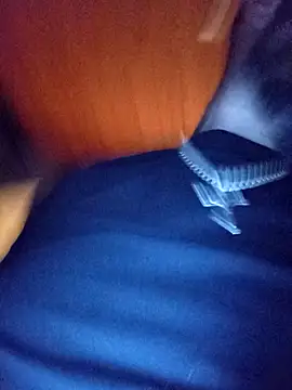 Kw8585kw online show from December 5, 6:59 pm