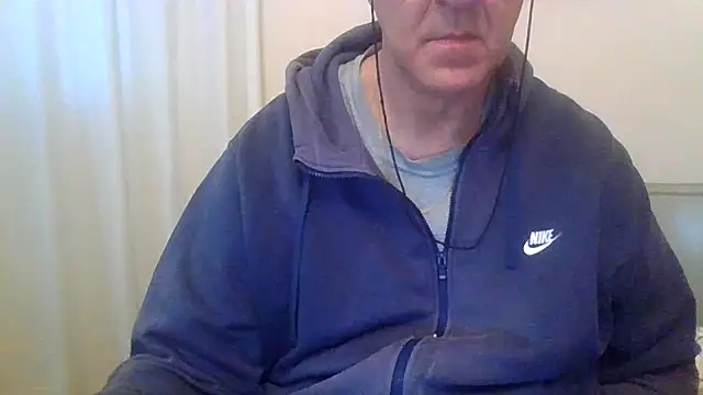 ANONIMO7735 online show from May 1, 3:54 am