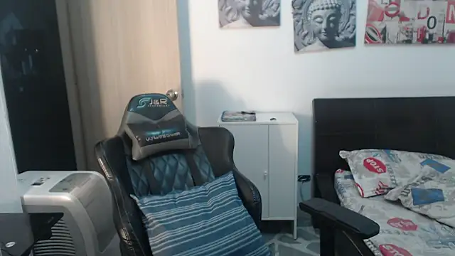 samuelgarcia  online show from March 8, 9:24 am