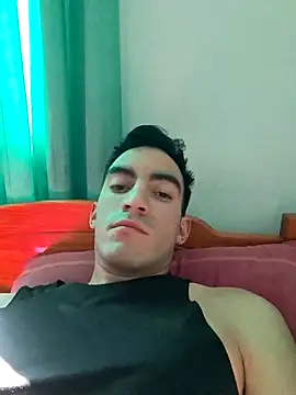 Snapshot of TommyMomentum chatting on October 8, 12:31 pm TommyMomentum online show from October 8, 12:31 pm