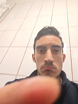 Snapshot of TommyMomentum chatting on September 26, 6:22 am TommyMomentum online show from September 26, 6:22 am