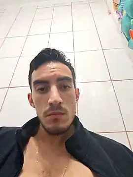 Snapshot of TommyMomentum chatting on September 17, 6:58 am TommyMomentum online show from September 17, 6:58 am