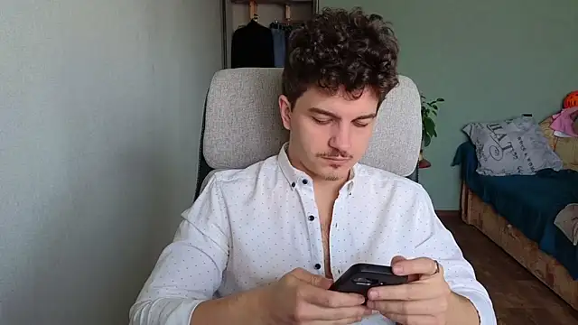 Remy Miles online show from March 27, 5:55 am