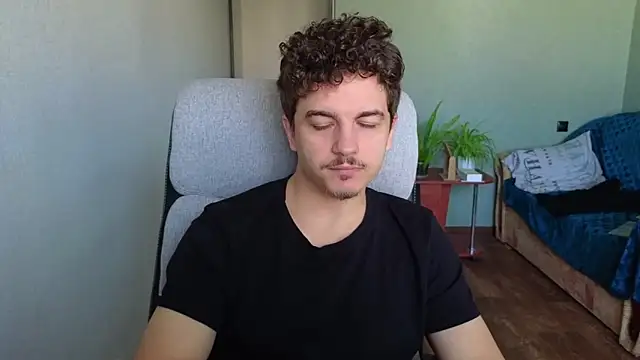 Remy Miles online show from October 26, 6:59 am