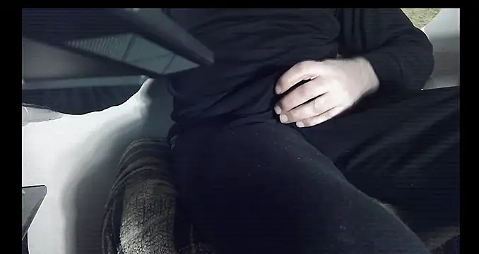 Snapshot of mertbursa1 chatting on February 11, 11:12 pm mertbursa1 online show from February 11, 11:12 pm