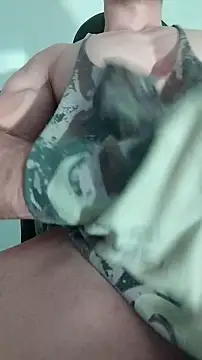 sexy fit guy on cam online show from March 4, 8:21 am