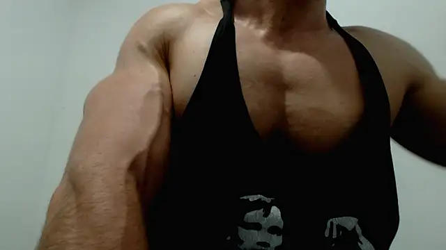 sexy fit guy on cam online show from March 18, 9:12 am