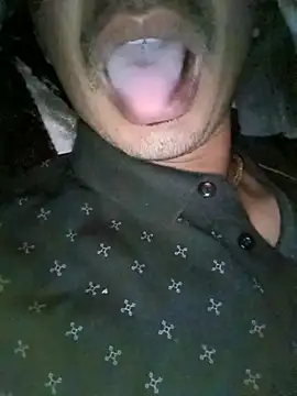 Snapshot of dreamtoungelick69 chatting on March 5, 8:33 pm dreamtoungelick69 online show from March 5, 8:33 pm