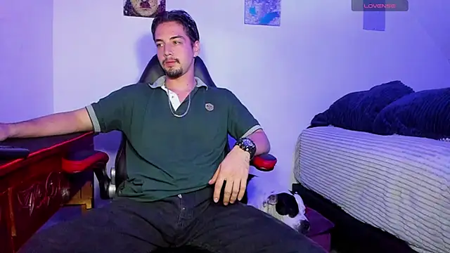 Alex smith00 online show from January 26, 1:52 am