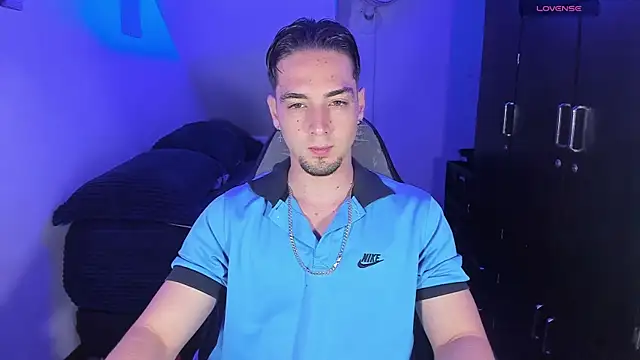 Alex smith00 online show from October 7, 11:42 pm