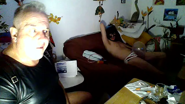 Marvin-Holland online show from December 31, 11:28 pm