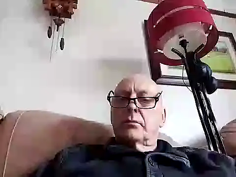 Snapshot of keeenn11 chatting on February 11, 10:48 am keeenn11 online show from February 11, 10:48 am