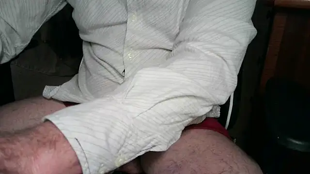 Snapshot of usdirtymikee9 chatting on January 26, 1:52 am usdirtymikee9 online show from January 26, 1:52 am