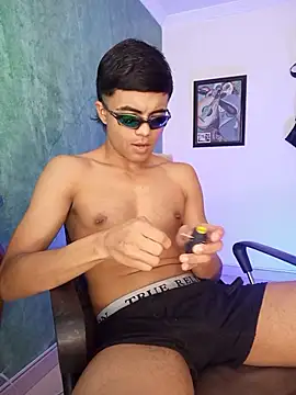 pinedasex777 online show from December 1, 1:36 pm