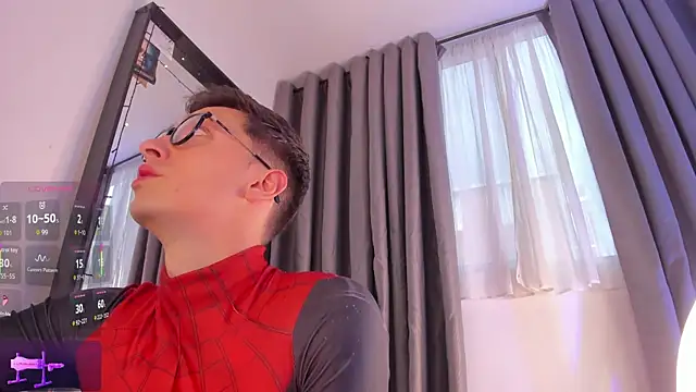 Snapshot of Thiago_jones chatting on October 18, 10:04 pm Thiago jones online show from October 18, 10:04 pm