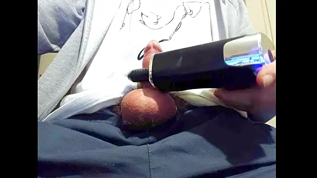 hairyuncut00 online show from March 31, 12:34 am