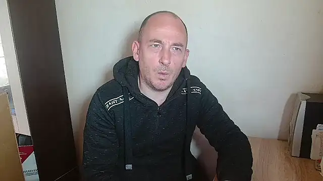 Johan   Barker online show from March 27, 11:33 am