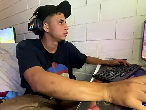 Max TheHorseDick online show from January 14, 4:39 am