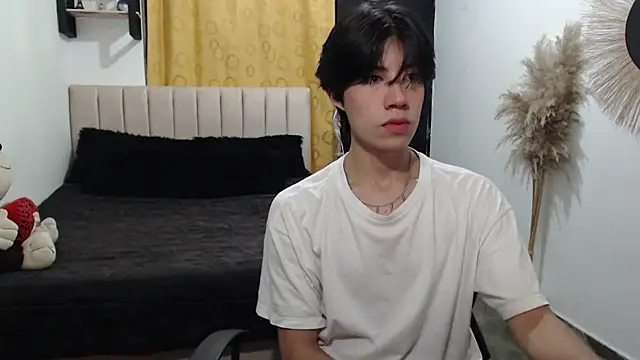 Elio-cam online show from February 19, 1:02 am