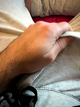 Snapshot of j1991j chatting on October 30, 7:48 pm j1991j online show from October 30, 7:48 pm