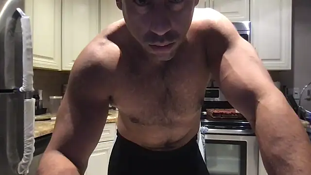 BigGuyMuscle online show from May 31, 12:11 am