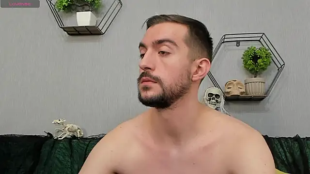 Dylan Best online show from October 14, 1:01 am