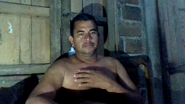 Snapshot of axomen chatting on October 21, 2:36 am axomen online show from October 21, 2:36 am