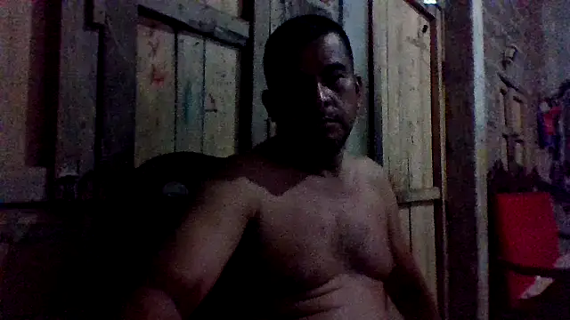 Snapshot of axomen chatting on January 9, 2:43 am axomen online show from January 9, 2:43 am