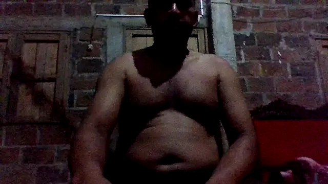 Snapshot of axomen chatting on January 8, 2:46 am axomen online show from January 8, 2:46 am